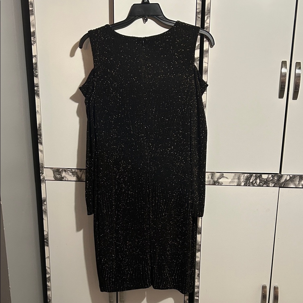 Elegant Black w/Gold Glitter Dress - Picture 5 of 5